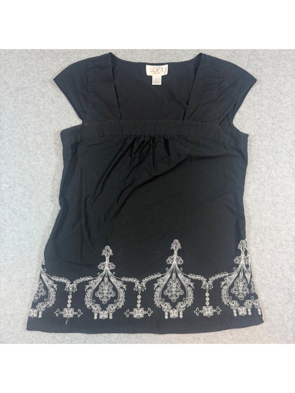 Ann Taylor LOFT Petites Women’s OP Black Embroidered Cap Sleeve Blouse Top